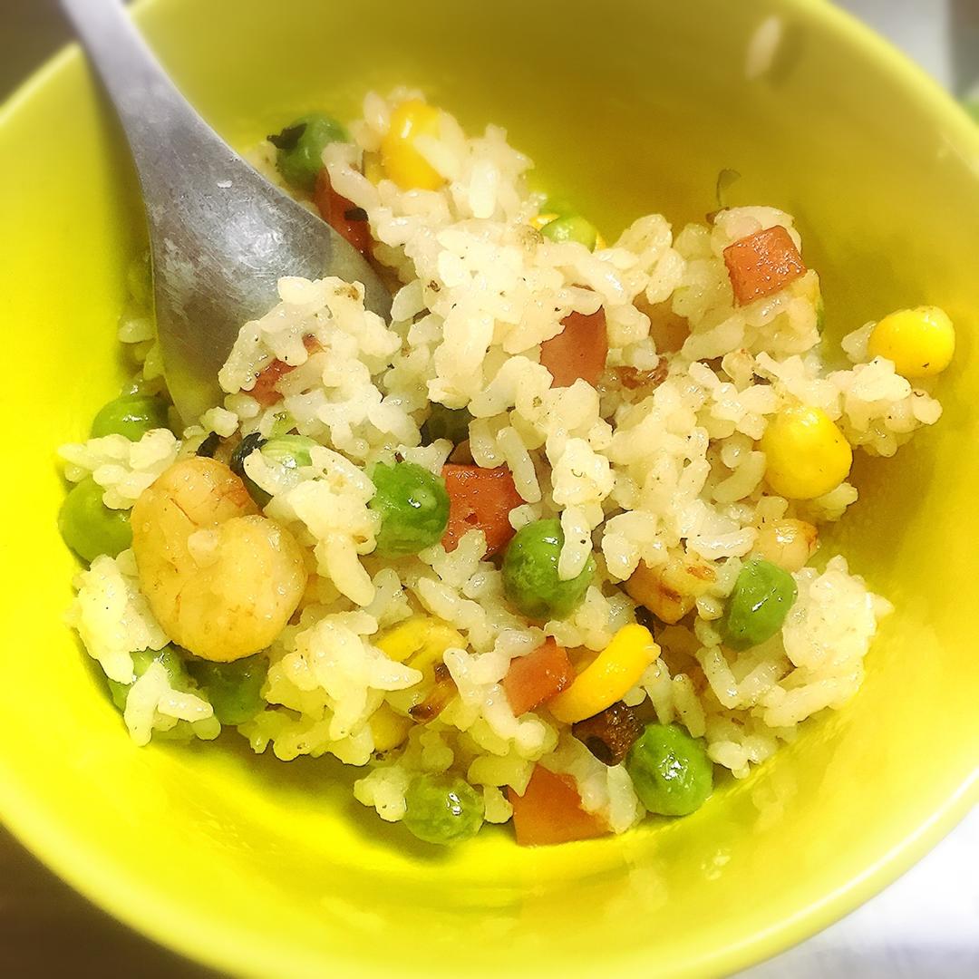 土豆虾仁腊肠炒饭