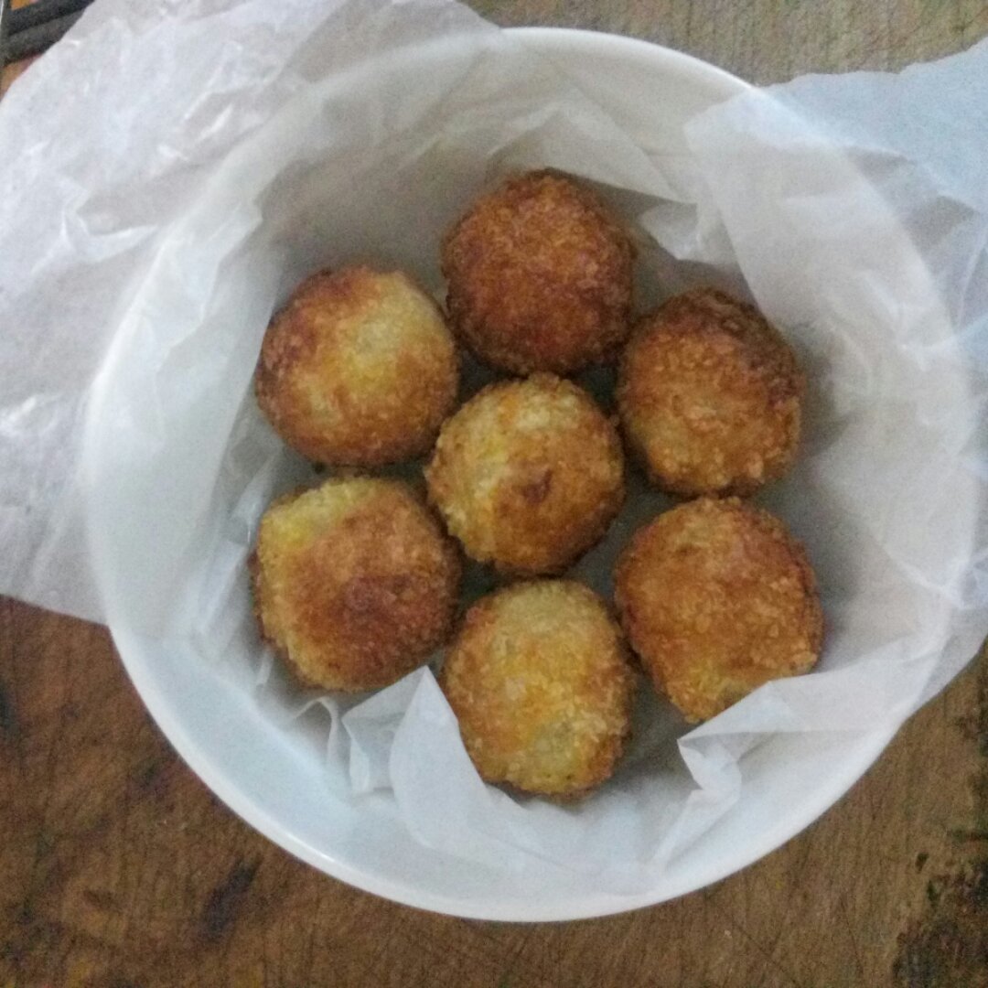 妈妈教炸的红薯丸子