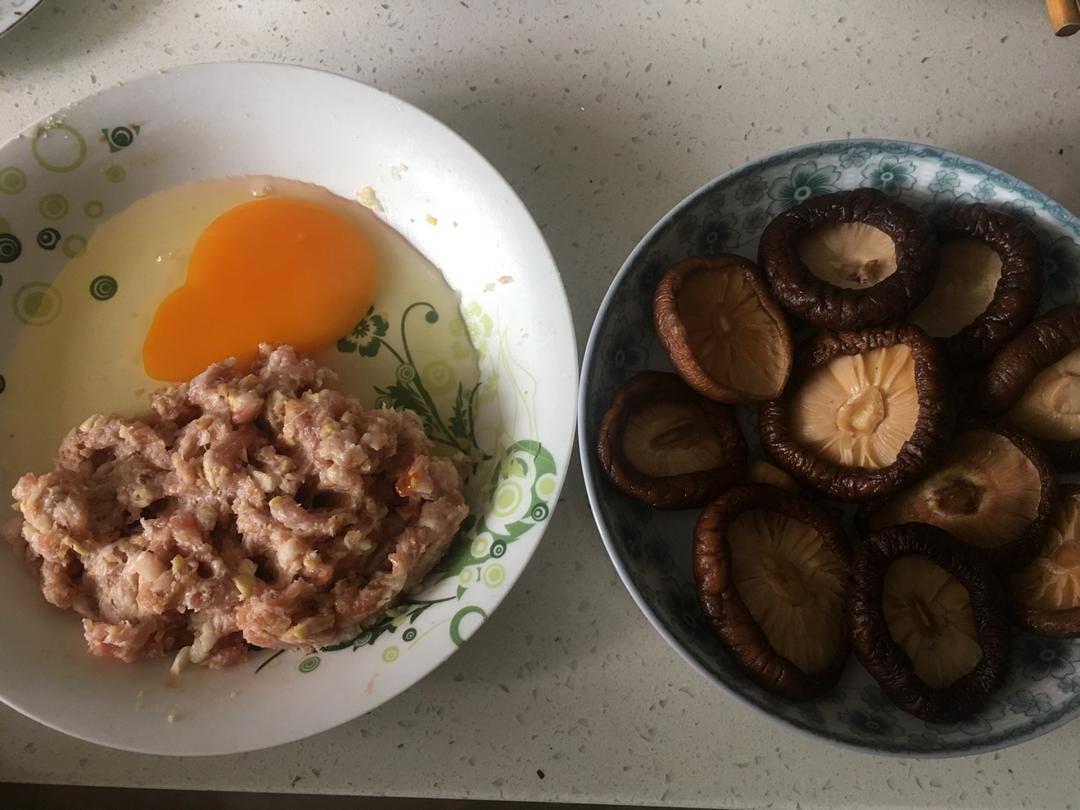 美味的肉酿香菇～～孩子爱吃的下饭菜