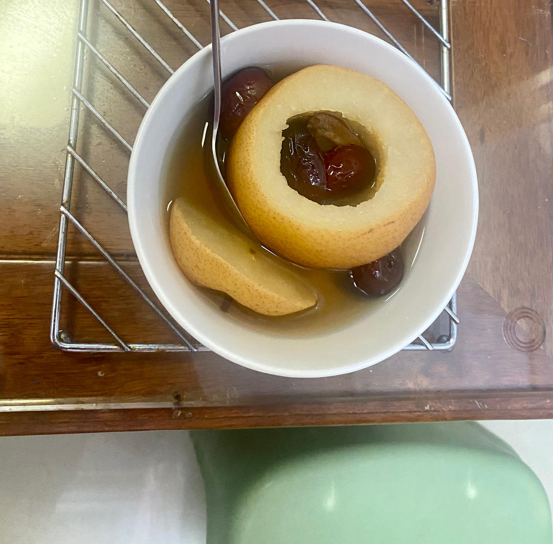 冰糖雪梨汤（清热降火，润肺止咳）