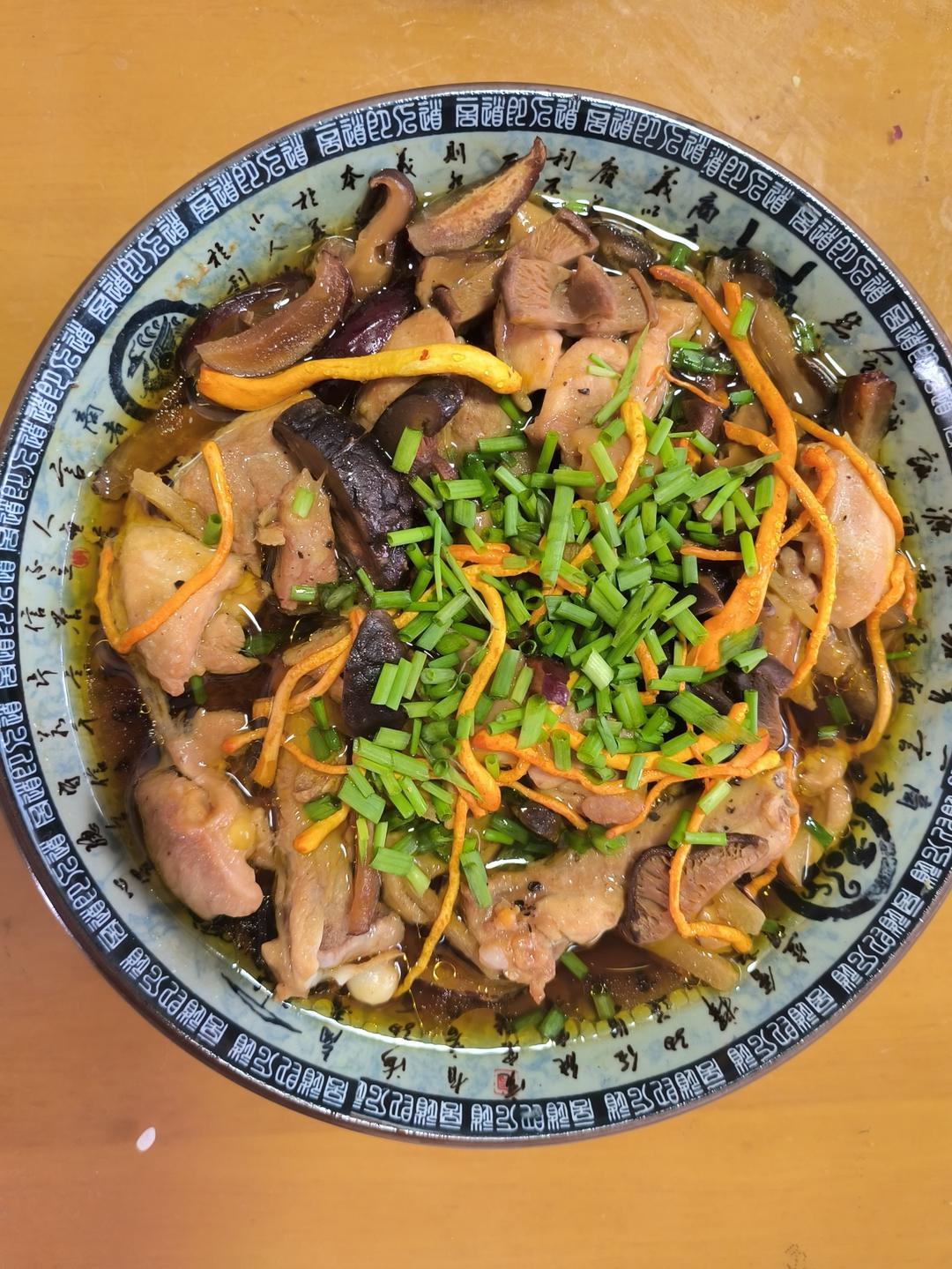 广式家常菜香菇蒸鸡，鲜嫩又方便百吃不厌