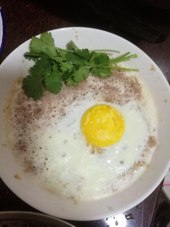 咸鱿鱼蒸肉饼