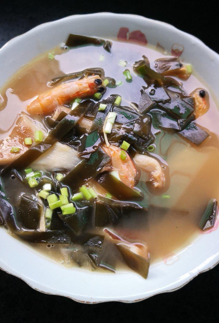 四季薄荷做的虾皮海带汤