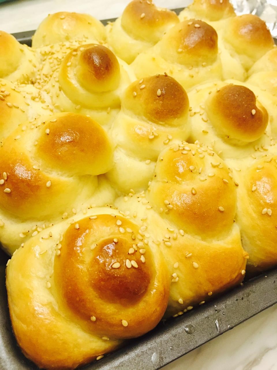 甜妈廸做的奶油蜂蜜小面包