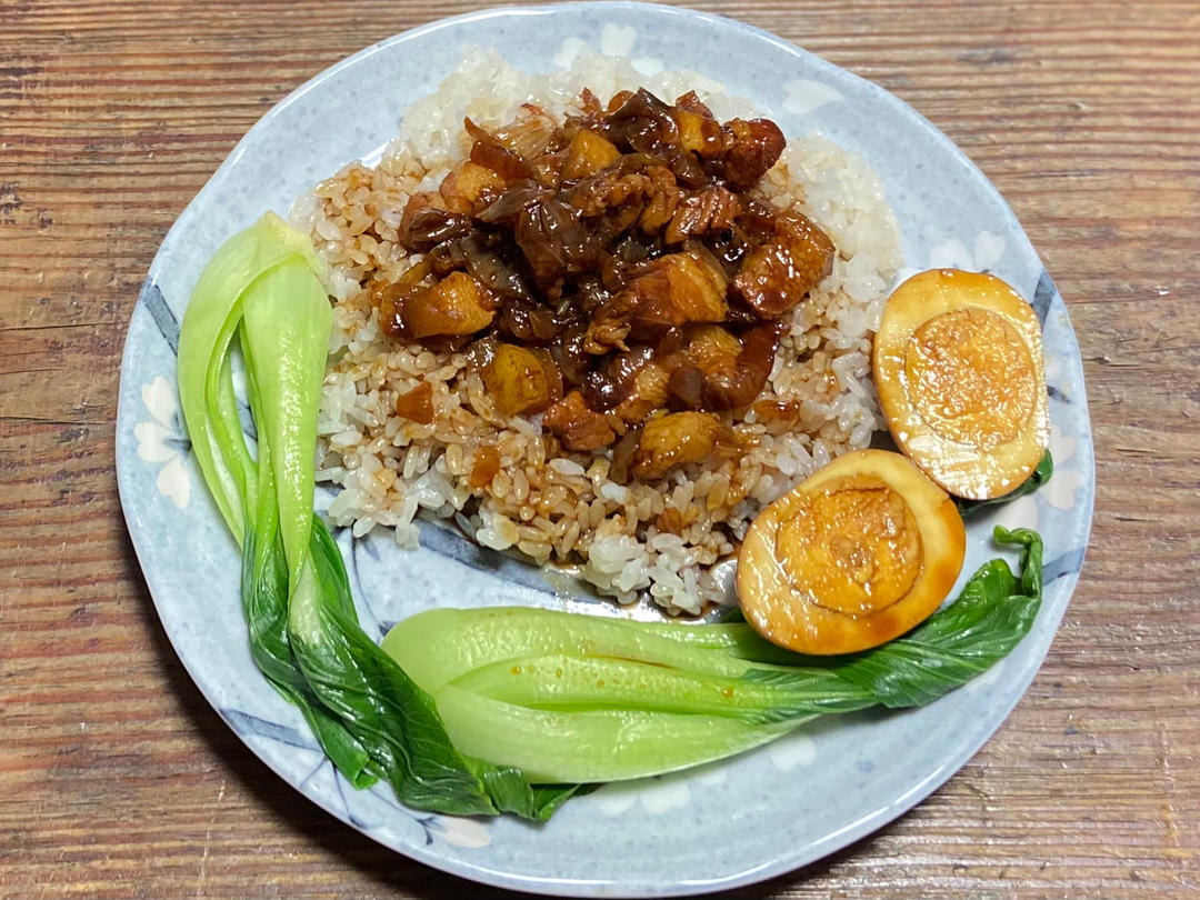 洋葱酥卤肉饭