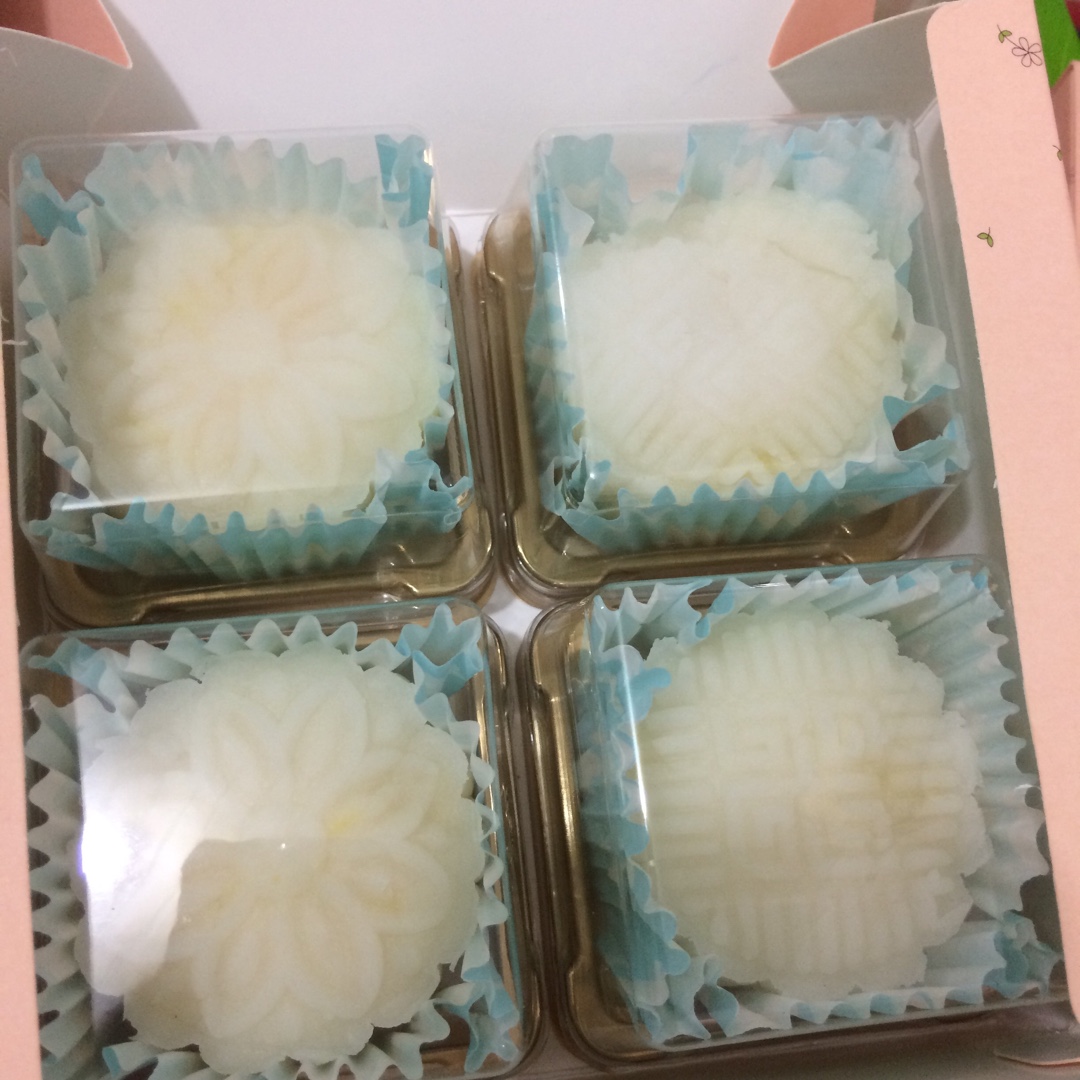 芒果芝士冰皮月饼