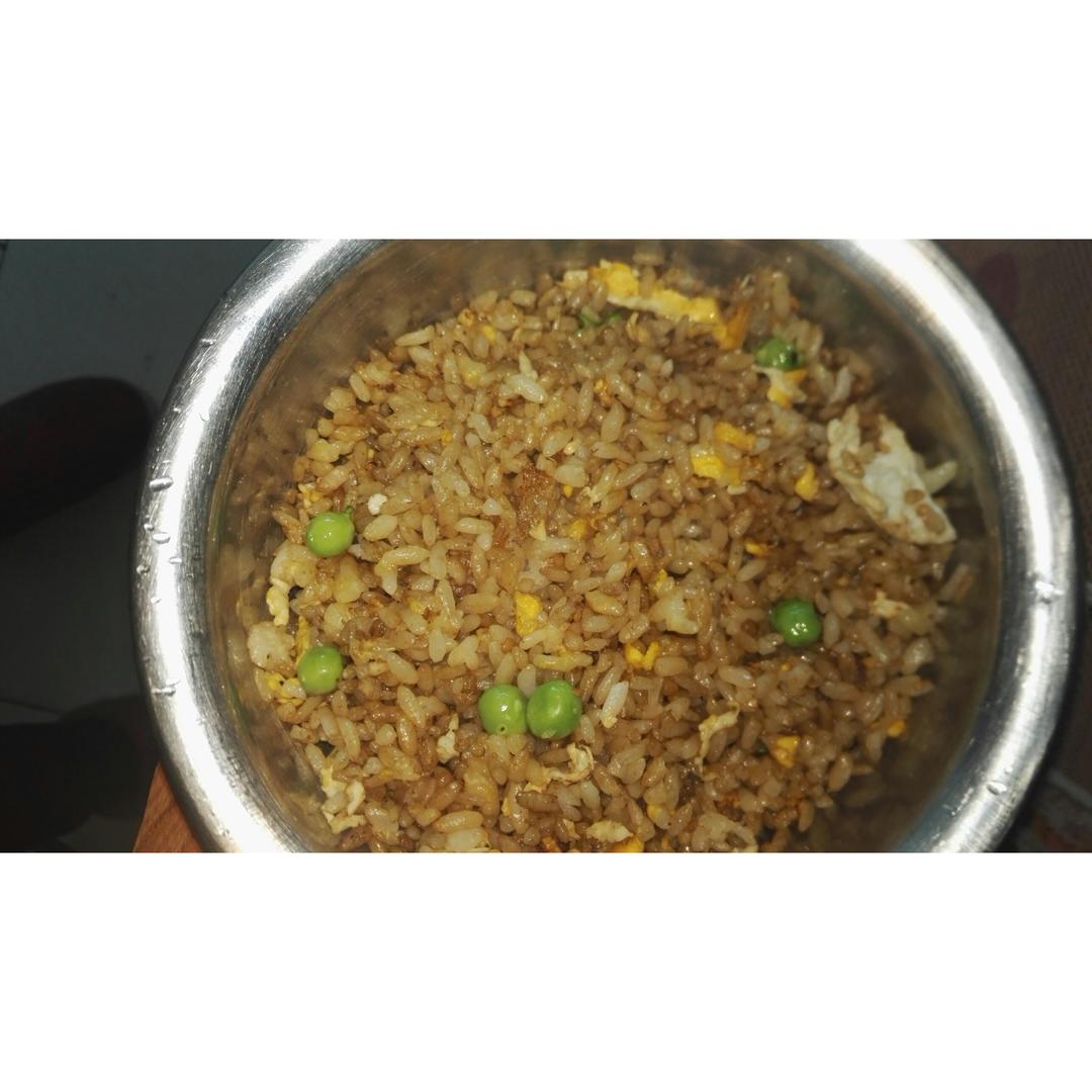 傻瓜版酱油炒饭