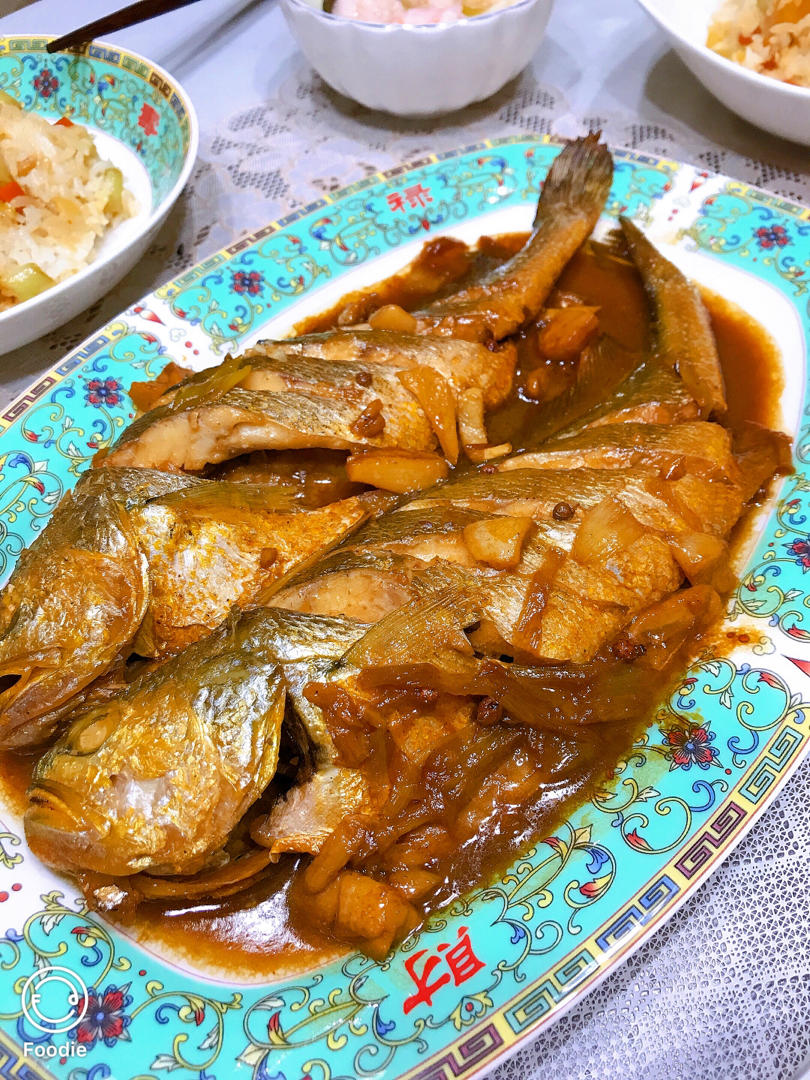 红烧黄鱼—鱼皮不破的小窍门