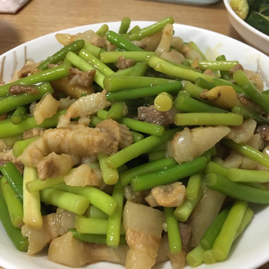 妈妈牌蒜薹炒肉