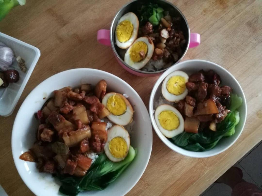家常卤肉饭