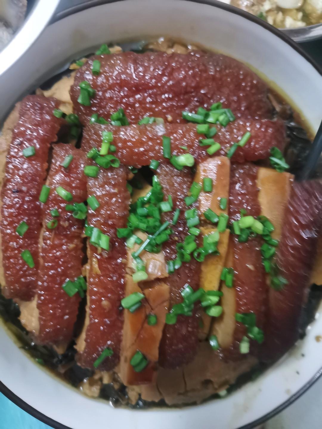 炸扣肉（酥皮，附脆皮扣及蘸汁做法）