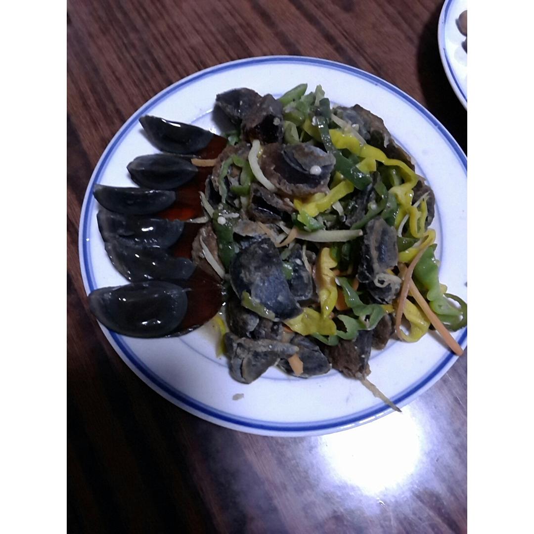青椒炒皮蛋