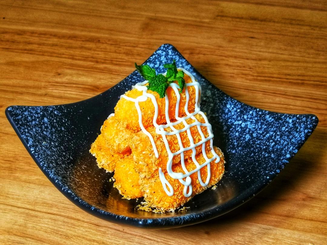 拉丝芝士炸鲜奶（外酥里嫩，芝士奶香味浓郁）