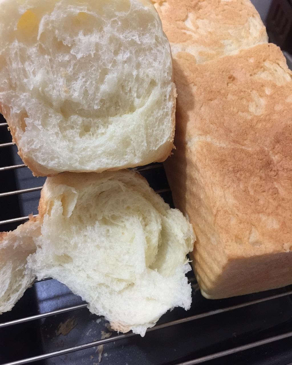 牛奶吐司——面包机揉面专用的方子，简单版！