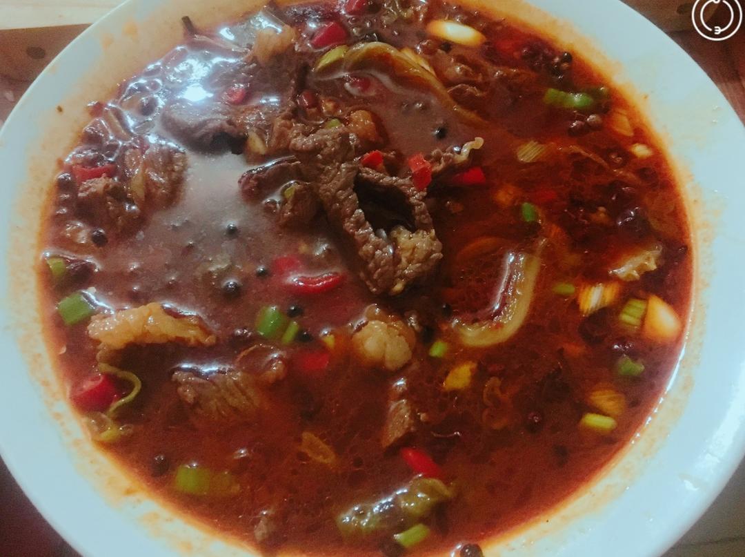 水煮牛肉：《中餐厅》张亮拿手菜（视频菜谱）