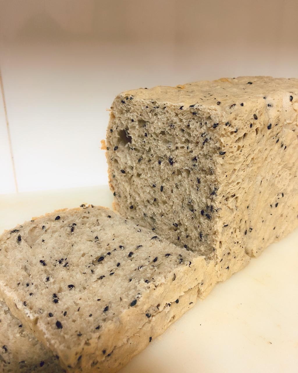 黑芝麻炼乳吐司