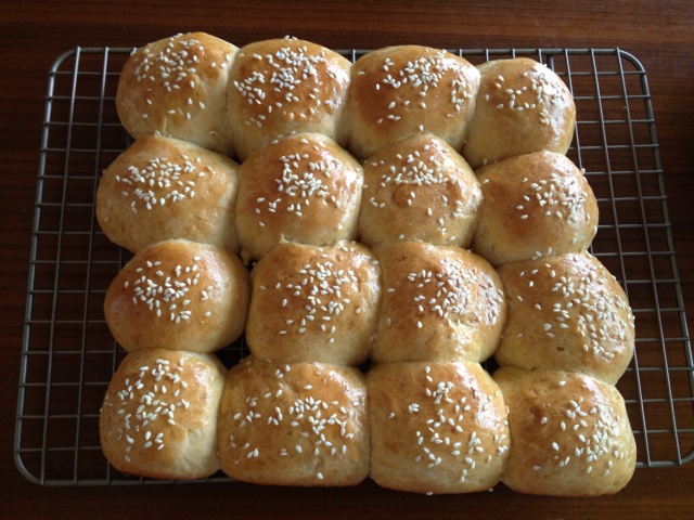 大人小孩都爱不释口的【蜂蜜牛奶小餐包】