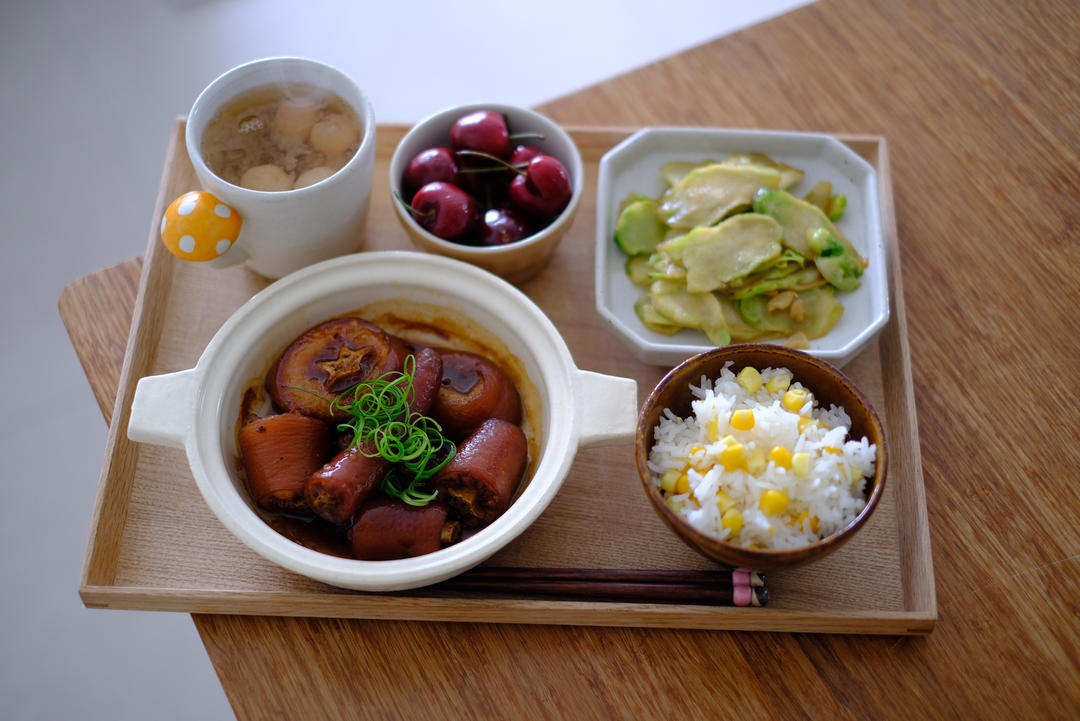 二年级小学生午餐