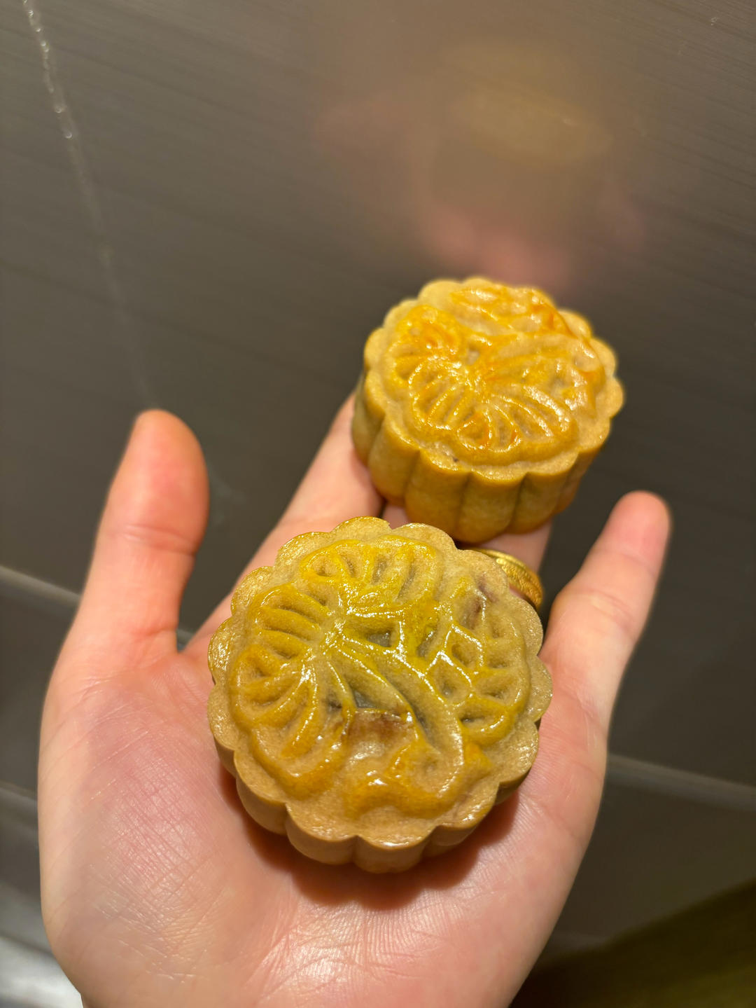 广式豆沙蛋黄月饼（步骤超详细，新手适用）