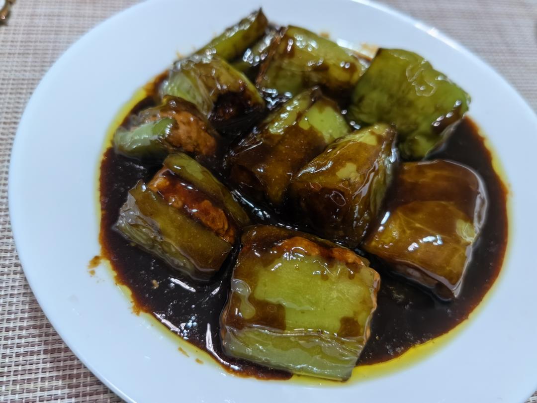 下饭菜“青椒酿肉”，香糯多汁鲜嫩下饭