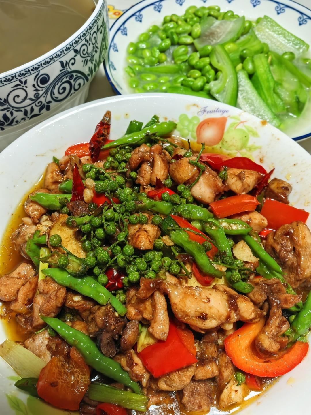 麻辣鲜香的青花椒炒鸡