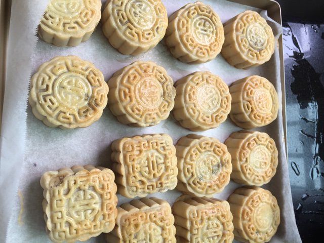 广式月饼——蛋黄莲蓉月饼