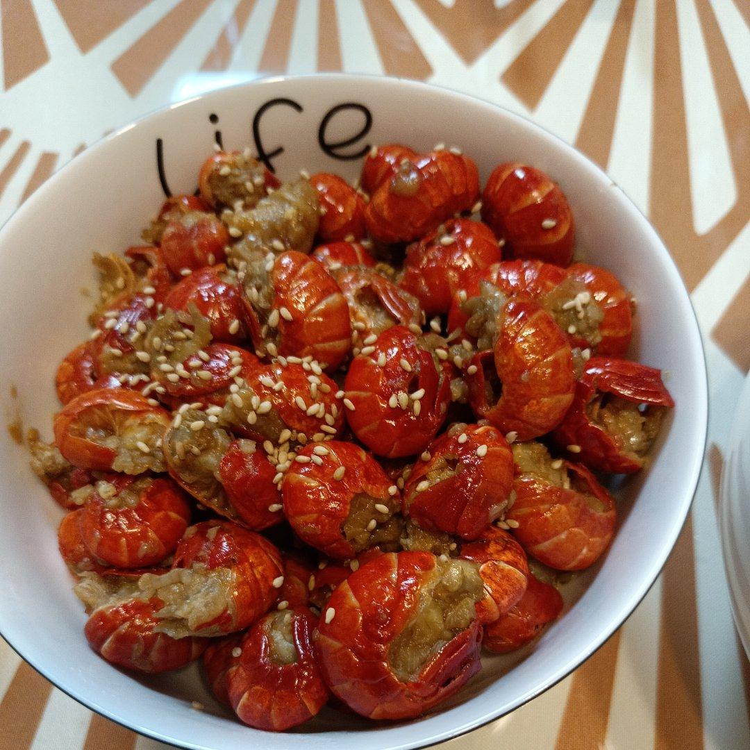 蒜香龙虾尾(太绝了！我最后连蒜末都给扒拉干净了)