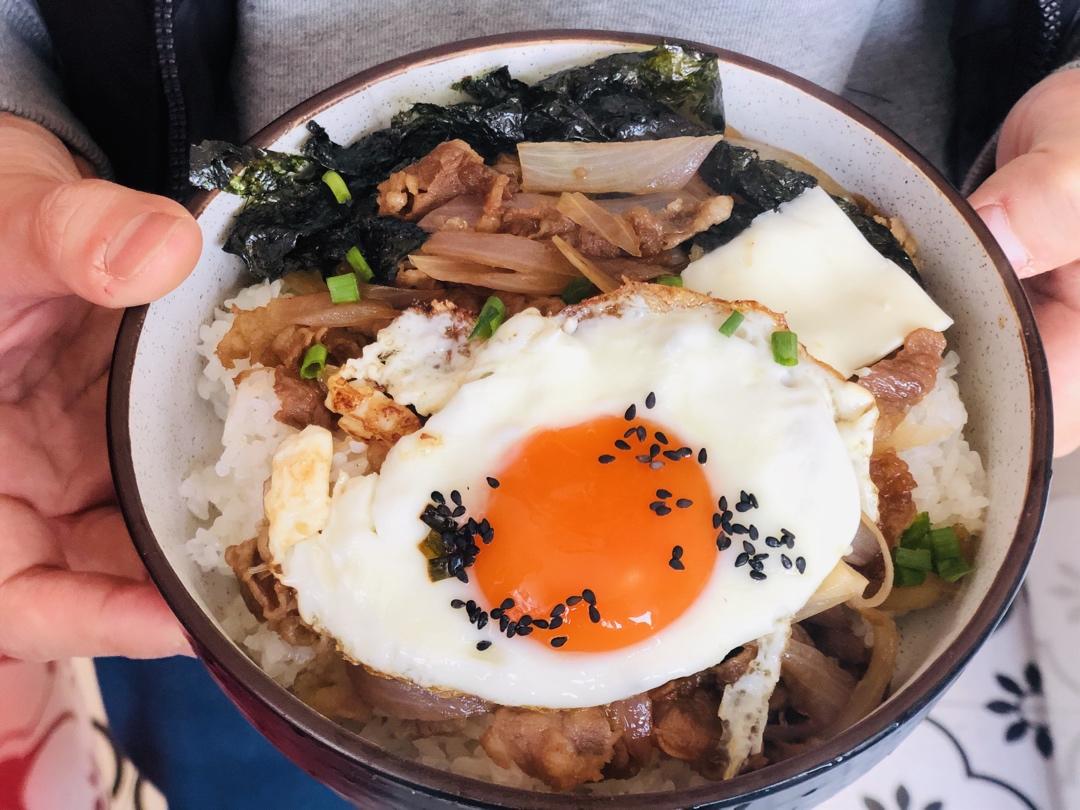 洋葱肥牛饭