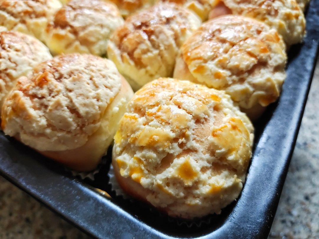 一次发酵直接法～酥脆掉渣菠萝酥皮包