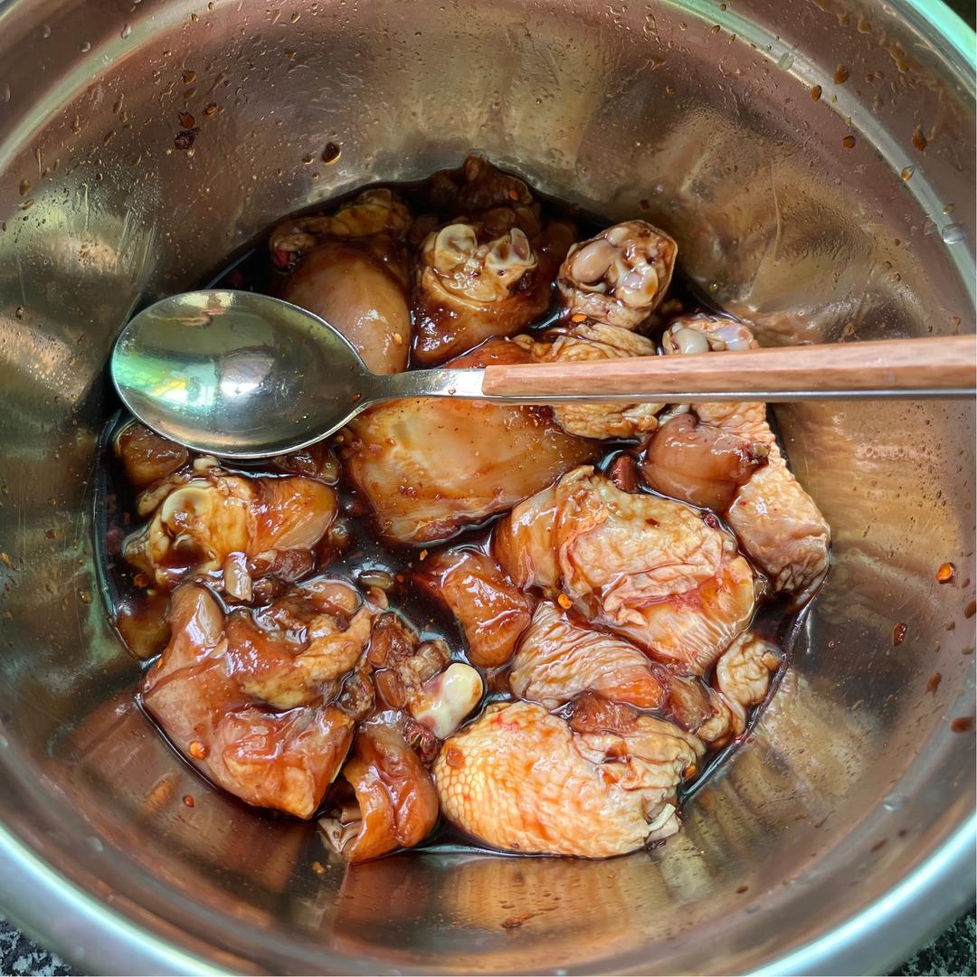 自制鸡公煲的做法 步骤1