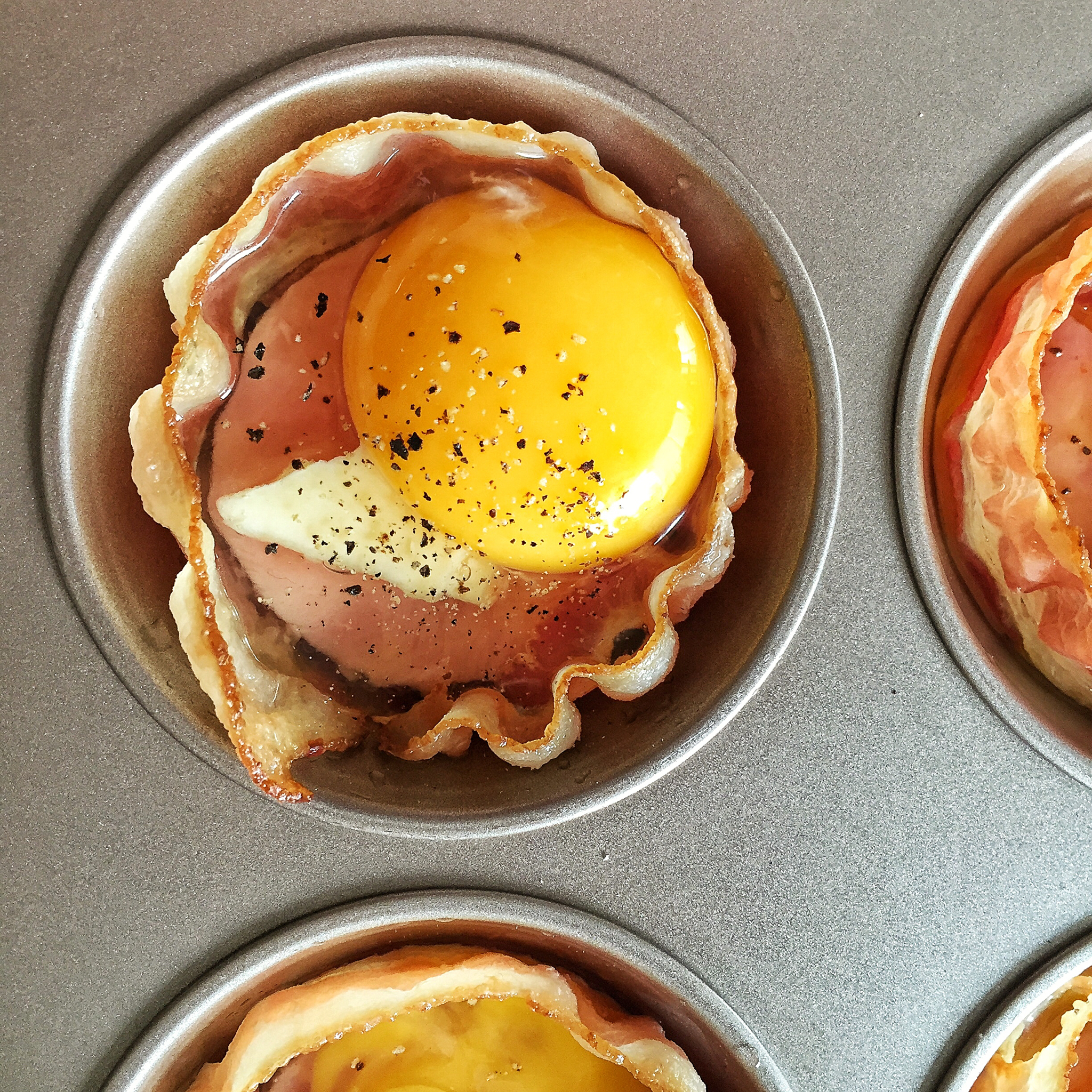 吐司培根鸡蛋杯