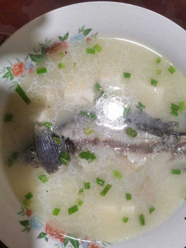 奶白鲫鱼豆腐汤|一条鱼最后的温柔
