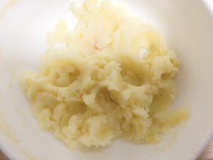 土豆秋葵沙拉卷的做法 步骤2