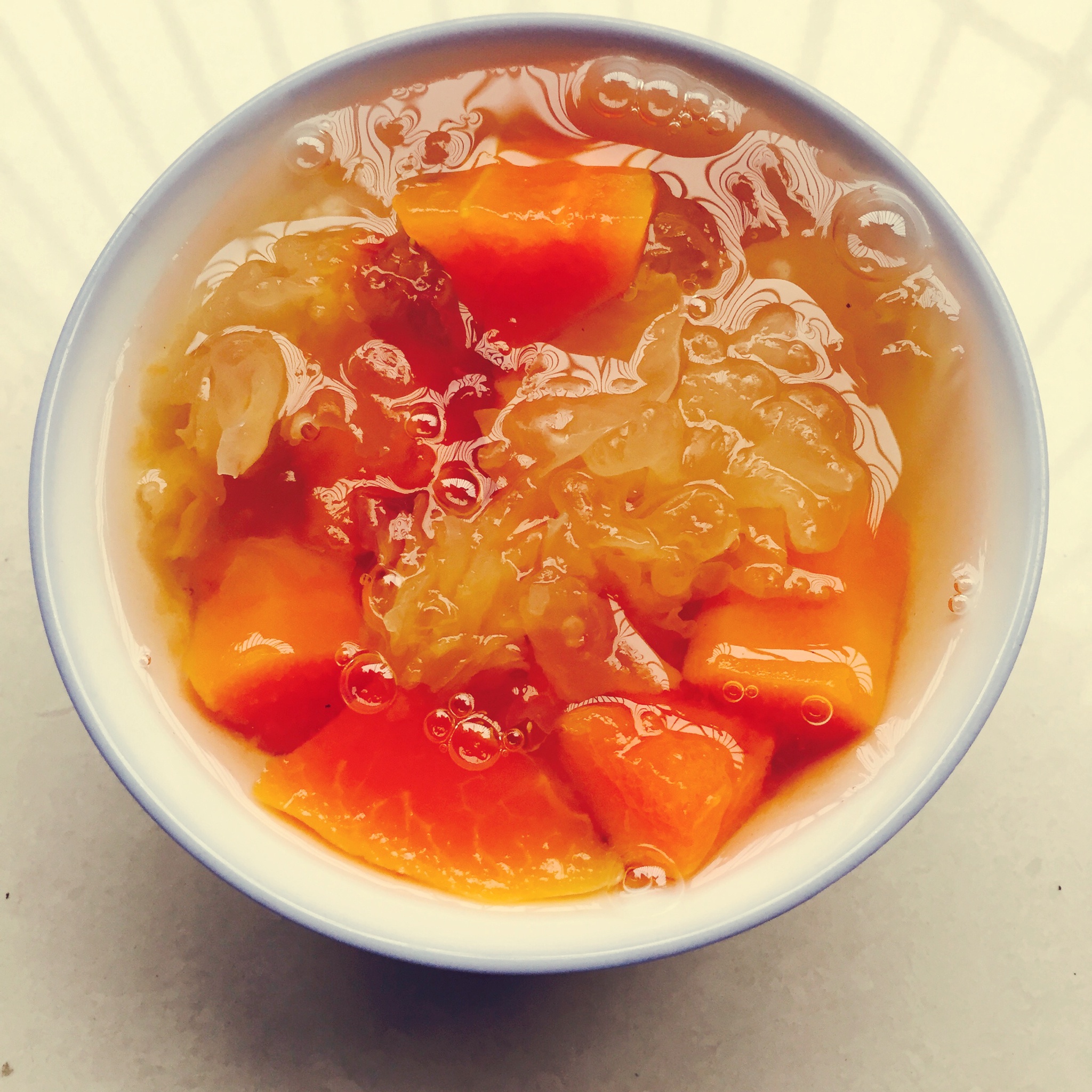 猫猫和鱼鱼的幸福生活做的炖木瓜雪耳糖水