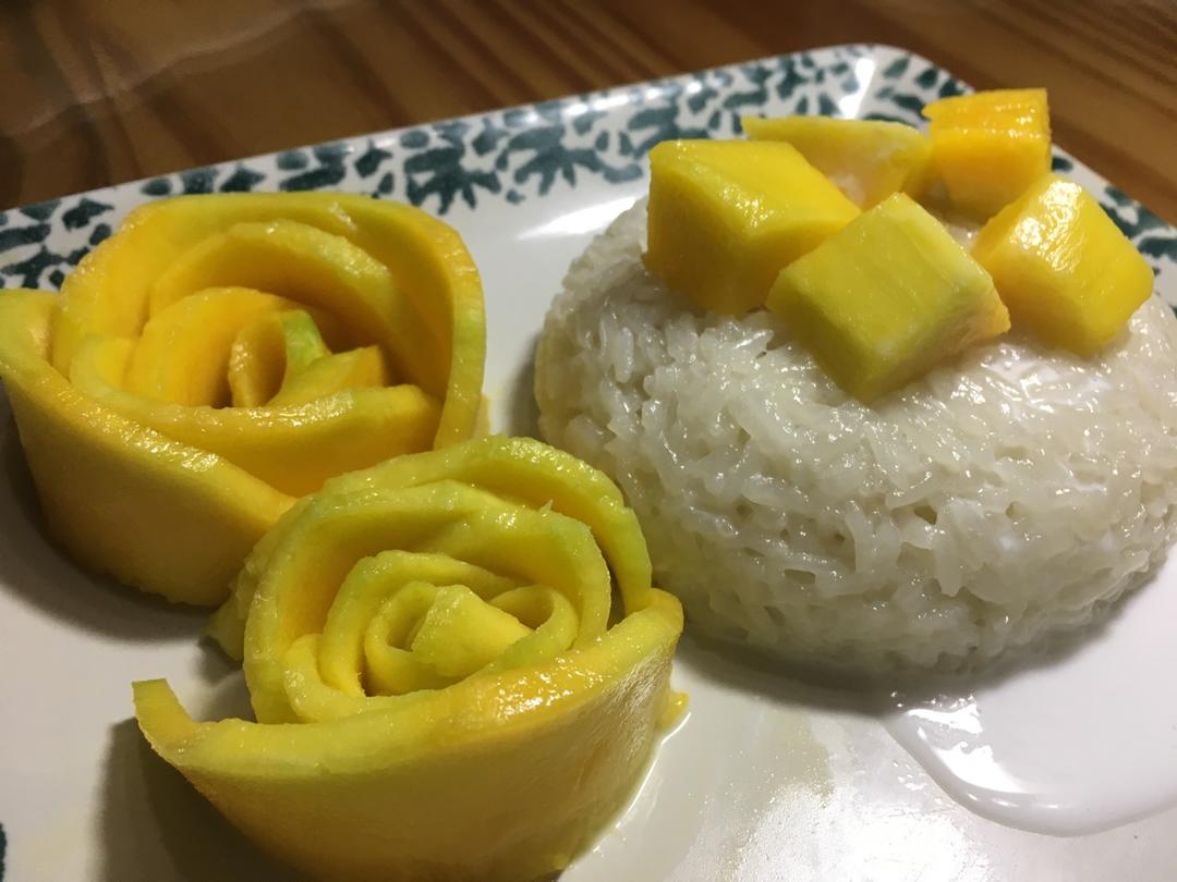 椰浆芒果糯米饭（附芒果玫瑰花做法）