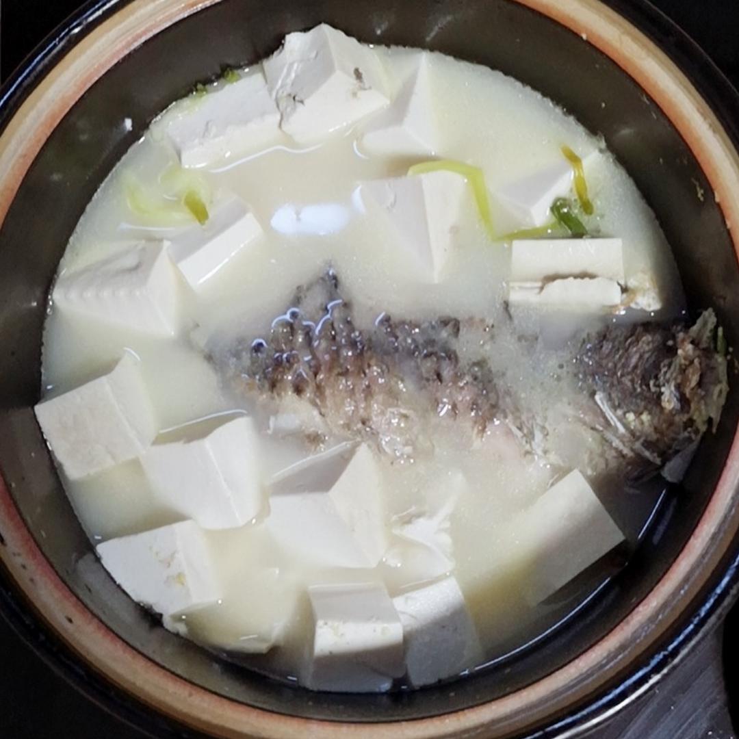 鲫鱼豆腐汤