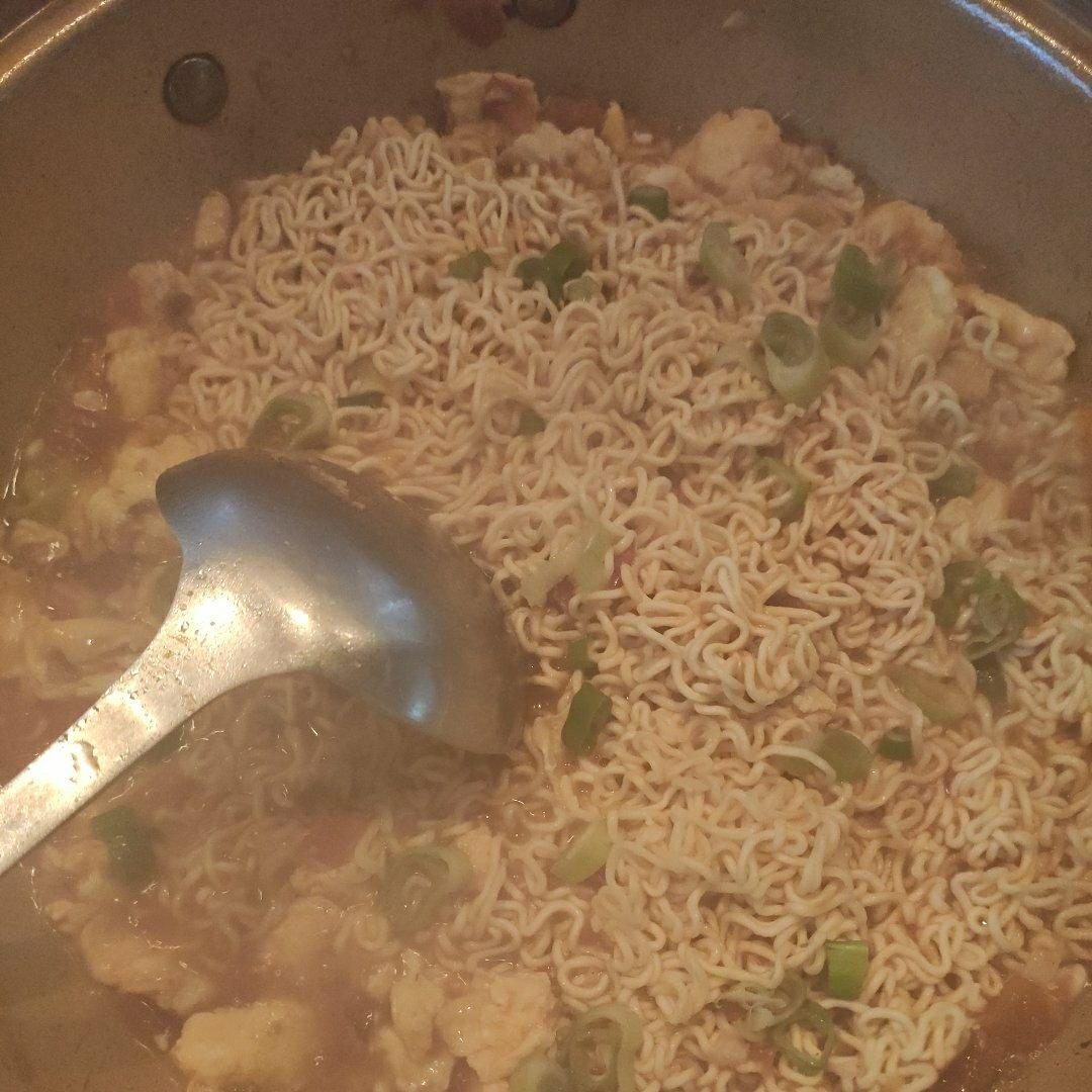 恨不得抱着锅舔的番茄鸡蛋面