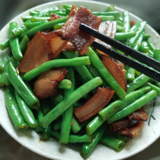 腊肉炒四季豆