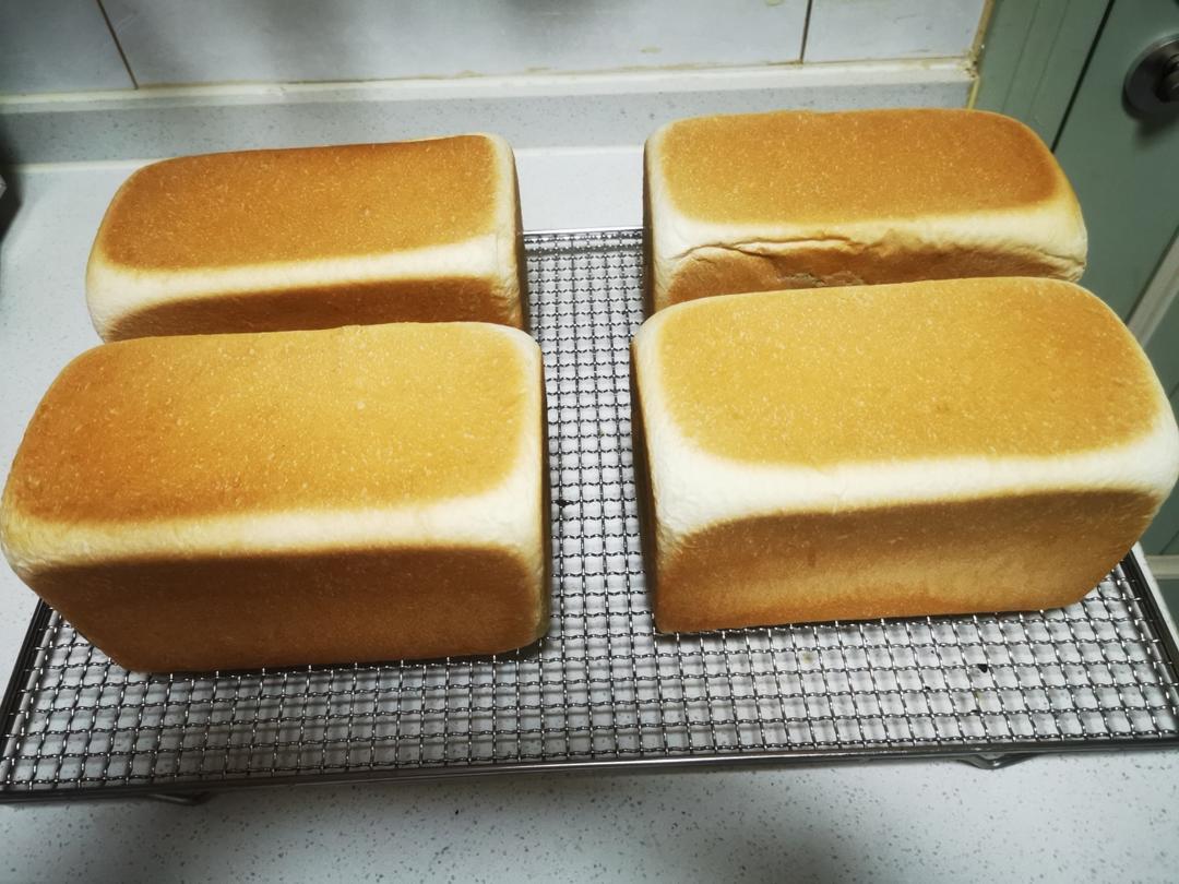 颜值担当：抹茶蜜豆汤种吐司