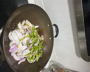 香辣虾干锅的做法 步骤3