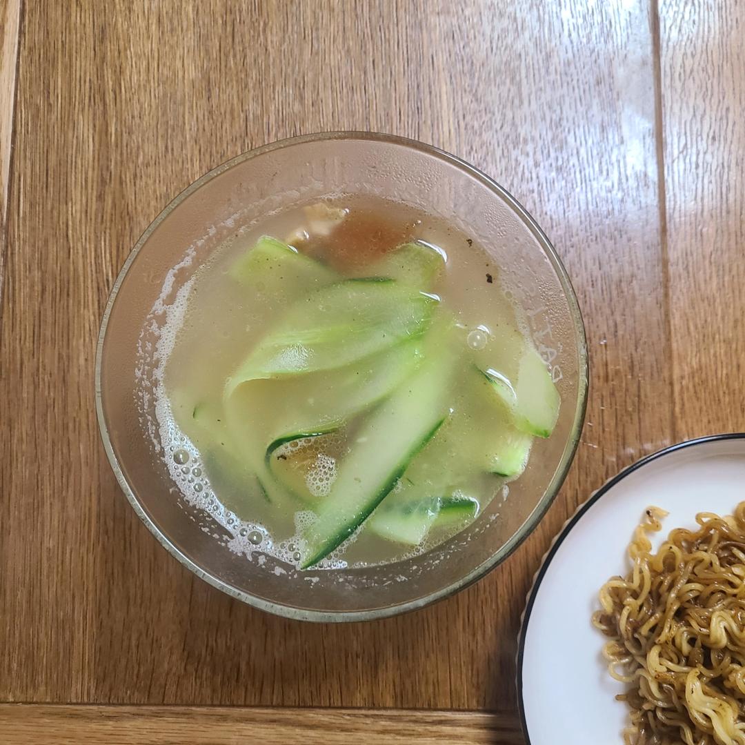 黄瓜皮蛋汤