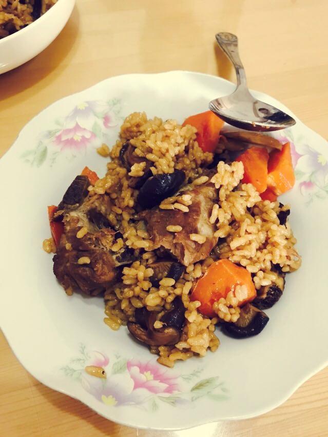 喷香排骨焖饭（爆好吃）