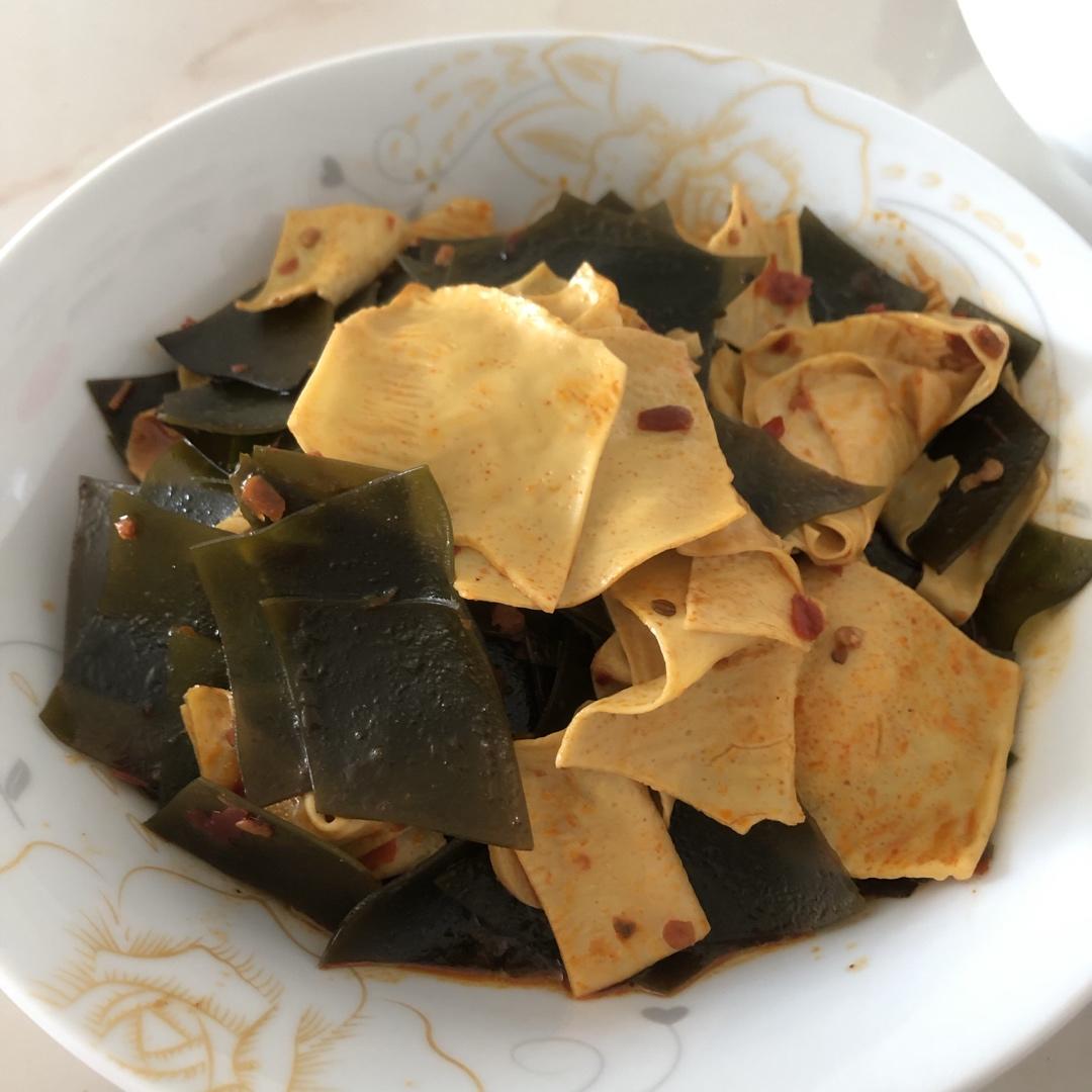 海带炖豆皮