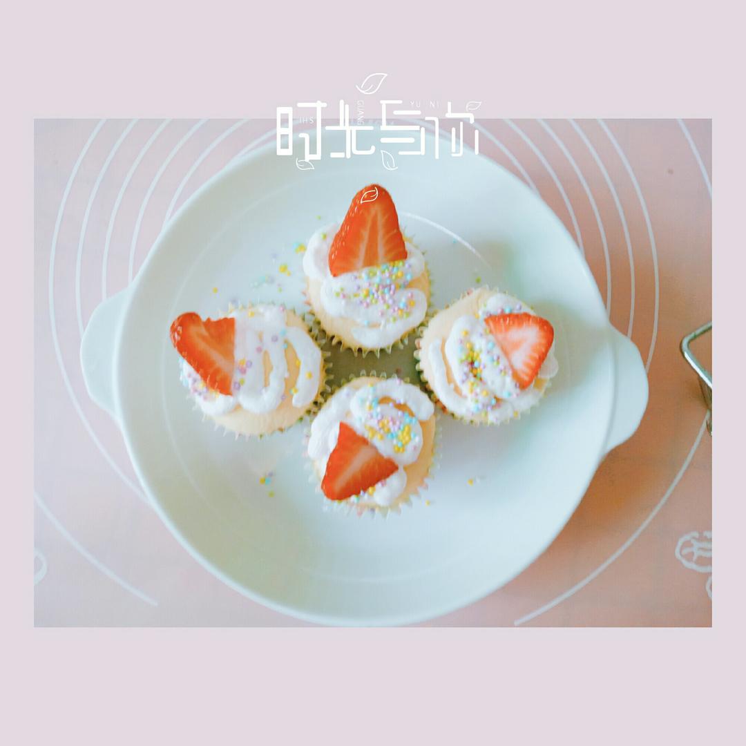 戚风杯子蛋糕^_^不开裂不回缩喔～