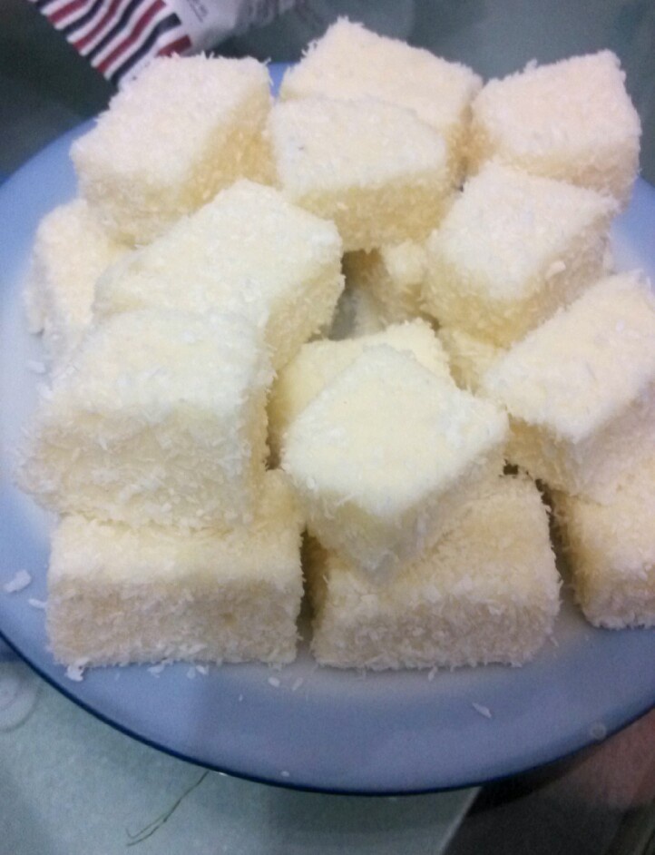完胜85度C牛奶椰丝小方