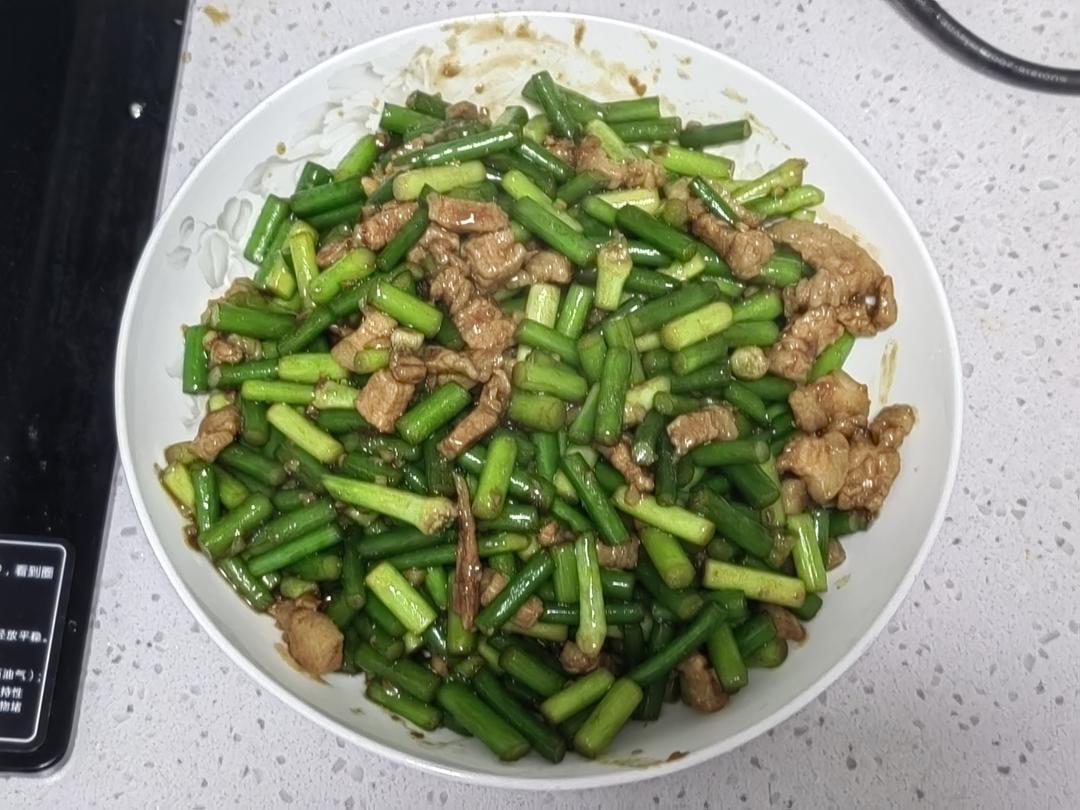 蒜苔炒肉末，三碗米饭都不够吃