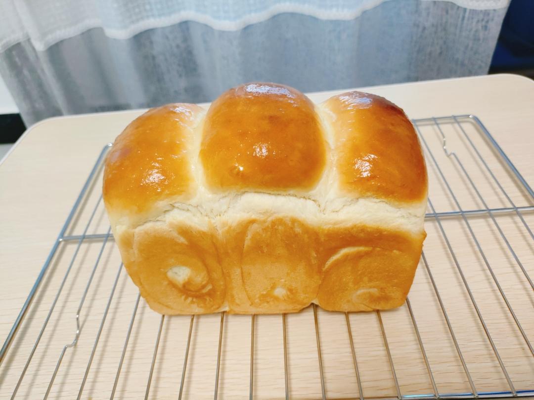 鲜奶牧场吐司制作揭秘，绵密的吐司谁不爱啊