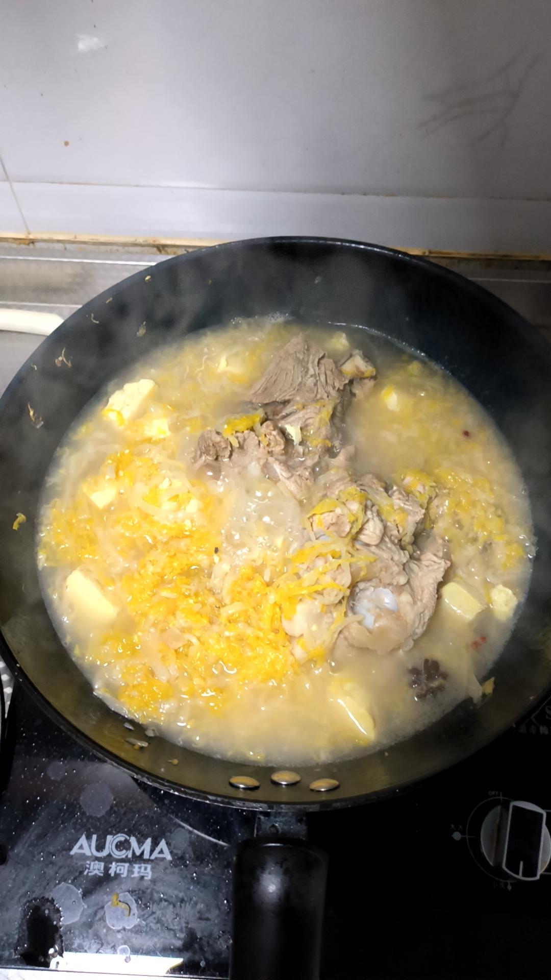 酸菜炖冻豆腐炖大骨
