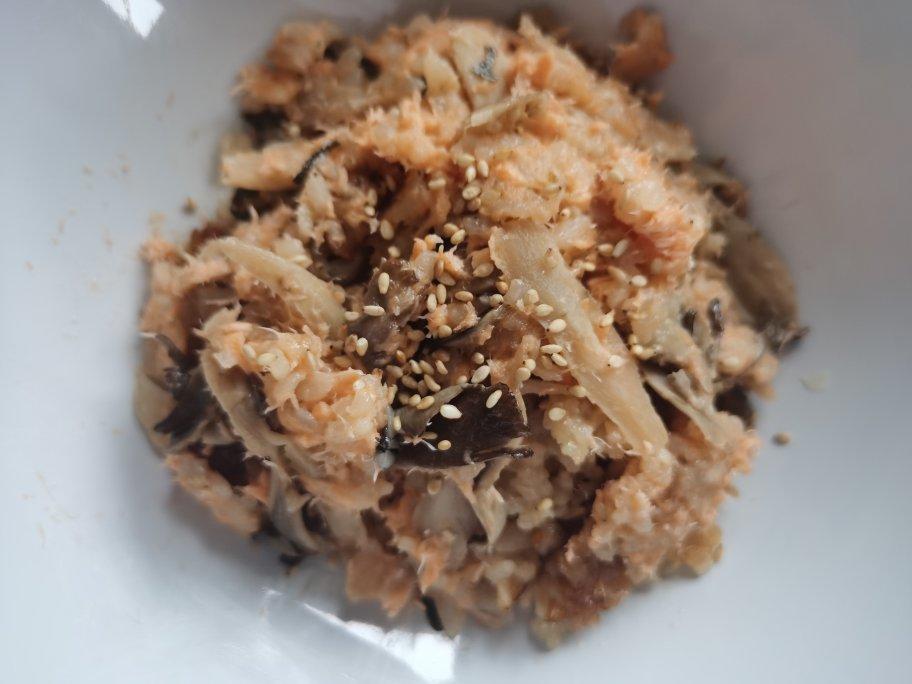 昨日的美食——牛蒡舞茸什锦饭