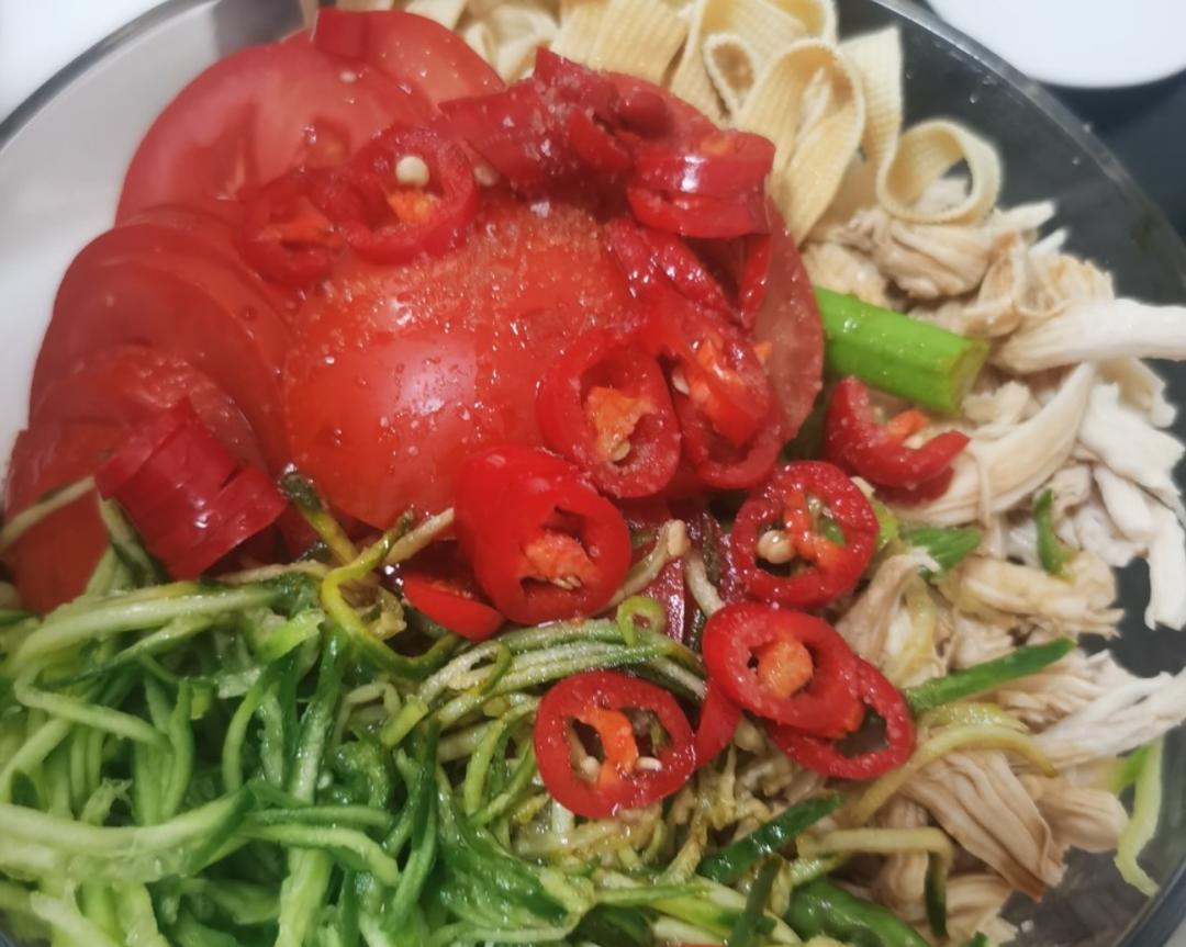 凉拌荞麦面减肥必备的做法